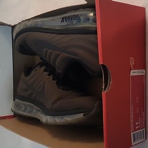 NIKE AIRMAX 2017 *USED*